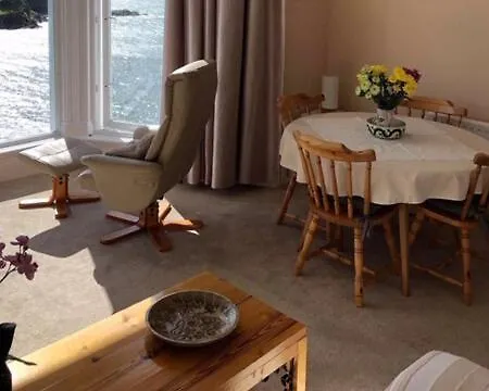 St Catherines Court No 7 * Fowey
